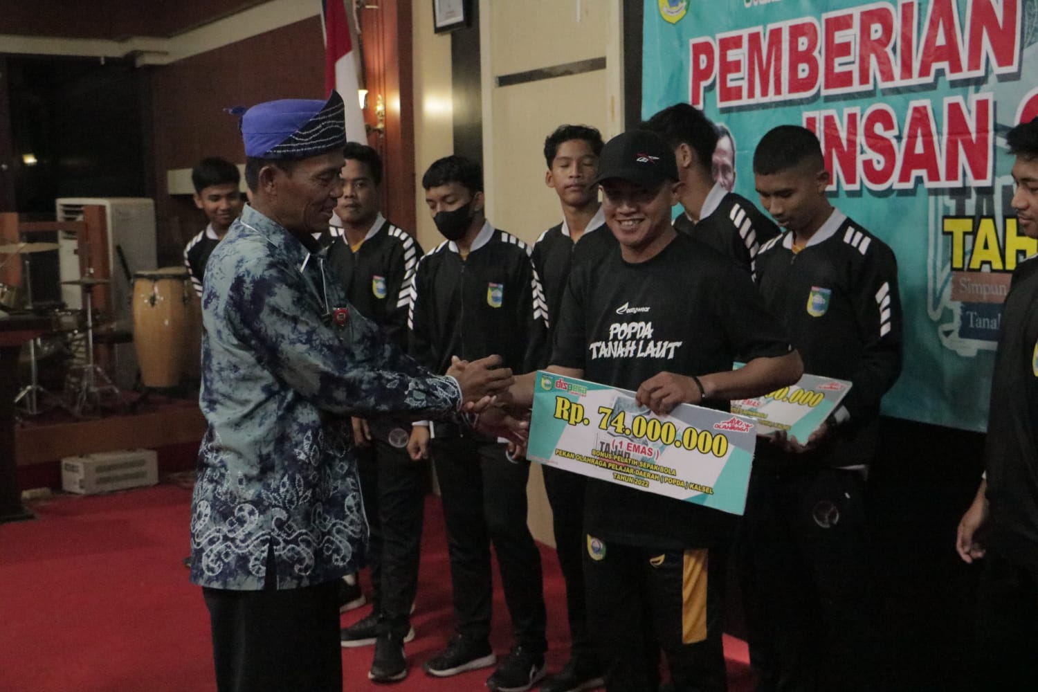 Atlet Forda dan Popda Tala Terima Bonus Penghargaan